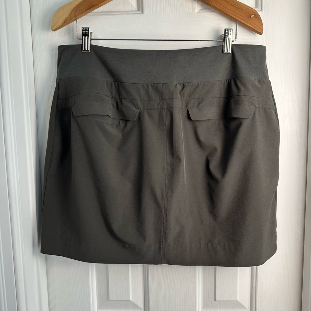 Athleta Women's Soho Skort  EUC - Picture 4 of 8